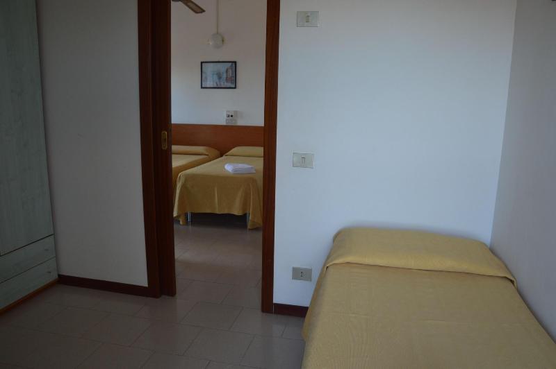 Hotel Caesar Песаро Екстериор снимка