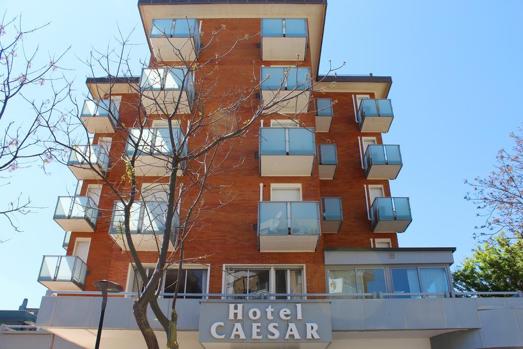 Hotel Caesar Песаро Екстериор снимка